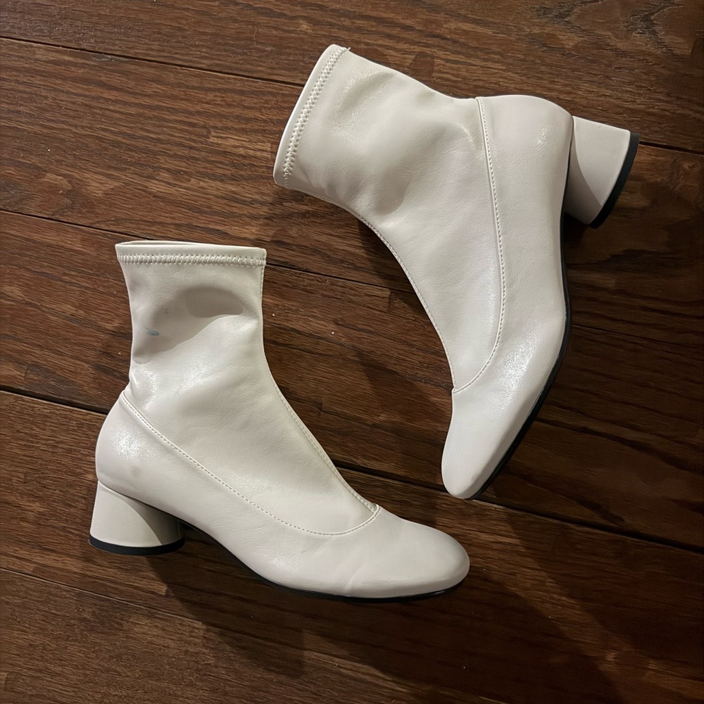 Elegant White Ankle Boots